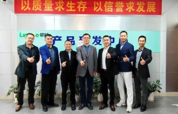 中国城市公共交通协会城市停车分会会长孙晓波一行莅临赛菲姆科技考察交流！